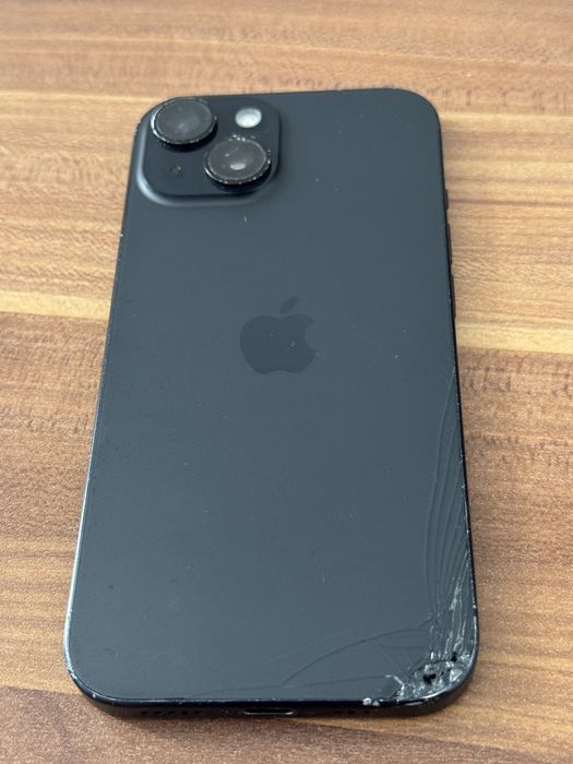 Продаю iphone 15 128gb 85% є тріщини