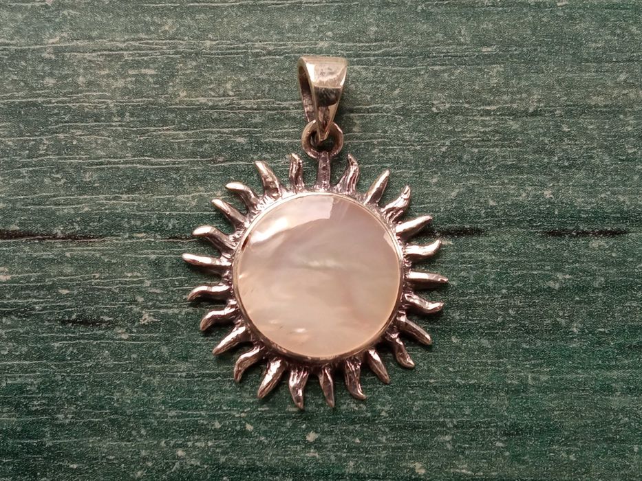 Zawieszka Słońce Wisiorek Słońce z masą perłową biżuteria Vintage S925