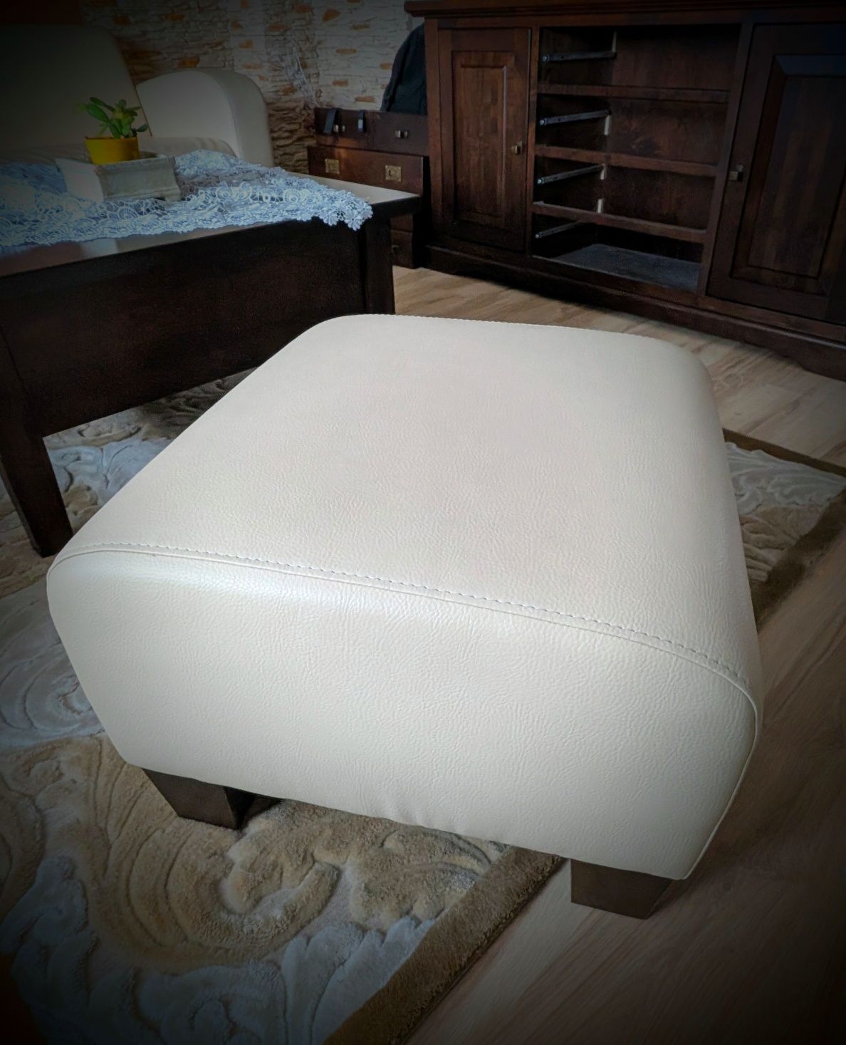 Elegancki Zestaw wypoczynkowy Sofa 3 i sofa 2 os. i puf Gala Ekoskóra