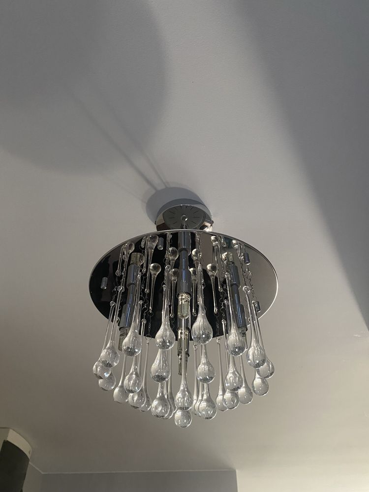 Lampa z kryształkami