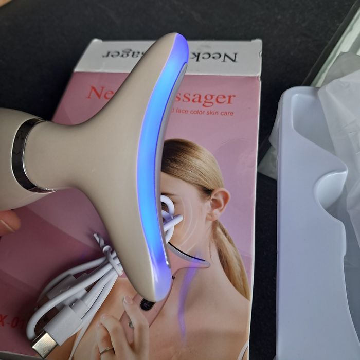 Масажер для обличчя