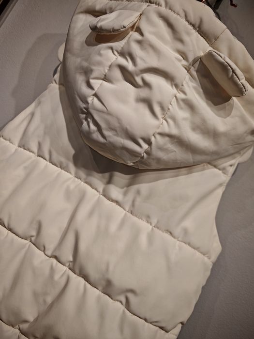 Kremowa kamizelka z uszkami H&M – rozmiar 104