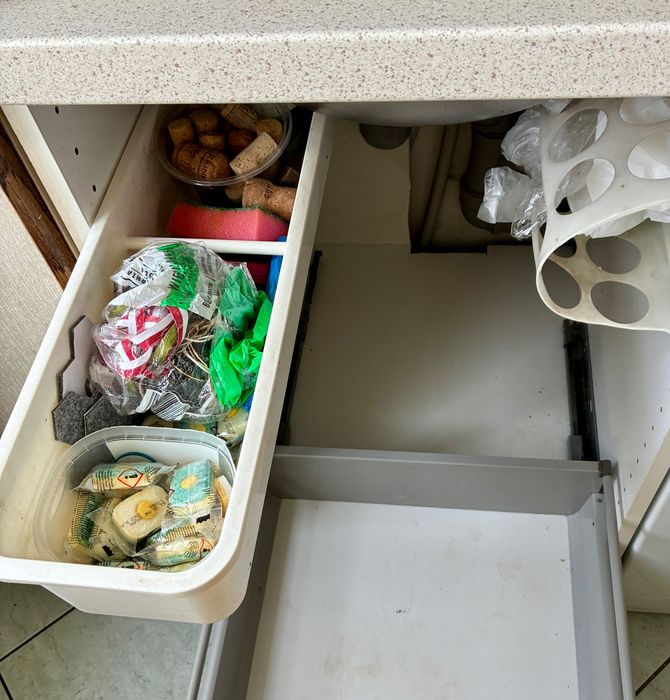 Szafki kuchenne wiszące, stojące, bardzo pojemne