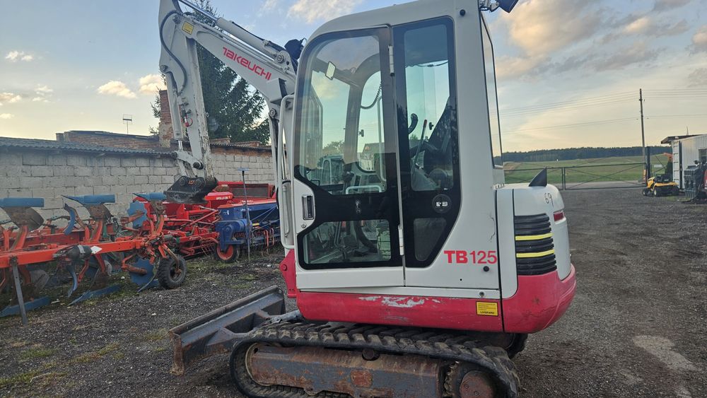 Minikoparka Takeuchi TB 125