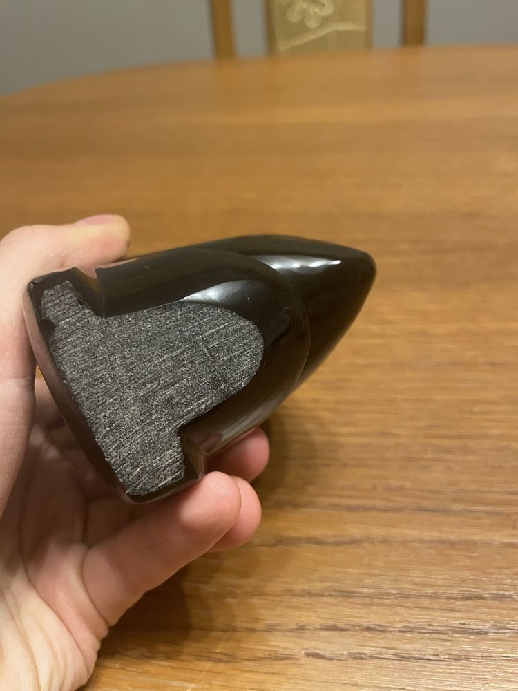 Figurka z czarnego kamienia