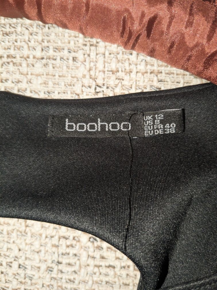 Ефектний топ лонгслів  Boohoo з відкритою спиною на зав'язках