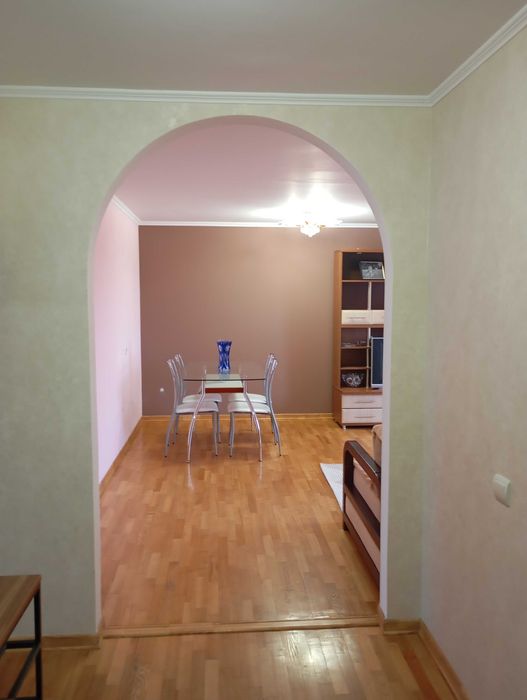 Продам  трьох кімнатну квартиру