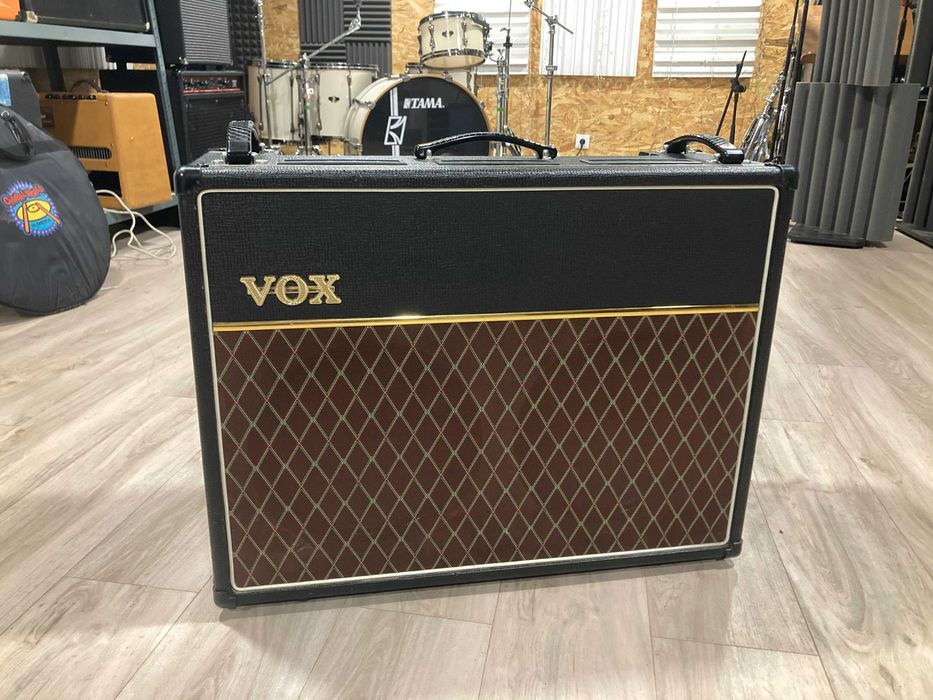Amplificador Guitarra VOX AC30 C2 + Flight Case Santosom