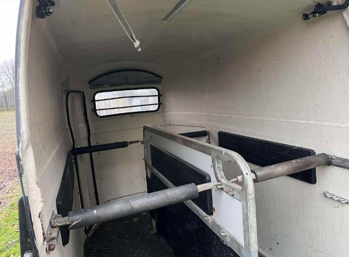 Przyczepa do przewozu koni WESTFALIA DMC 2000KG