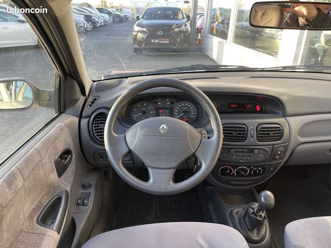Renault Megane Break 1.4 16v 95cv com Ar Condicionado