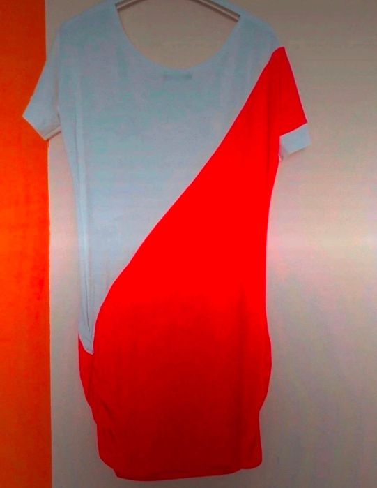 Tunika z błyszczącym napisem