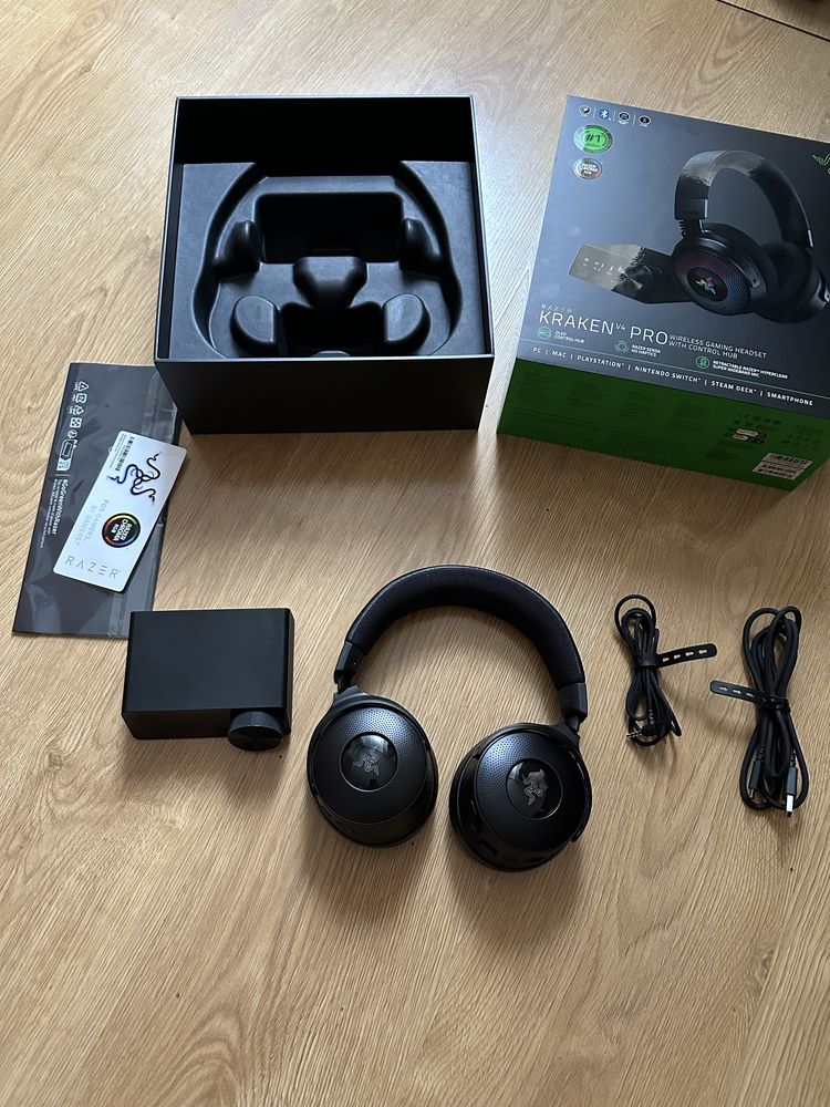 Razer Kraken V4 Pro - lekko uszkodzone
