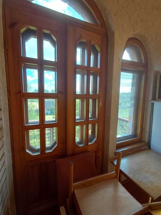 Капітальний будинок з приватизованою земельною ділянкою 10 соток!