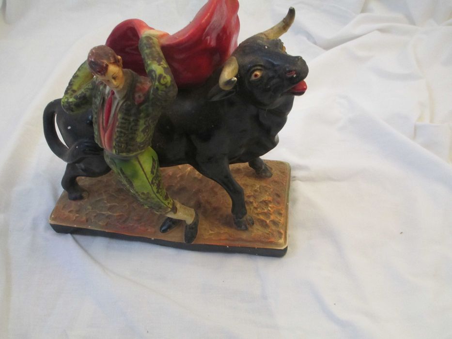 Figura de Cerâmica Tauromaquia – Touro e Toureiro