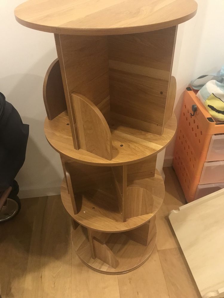 Estante rotativa nova