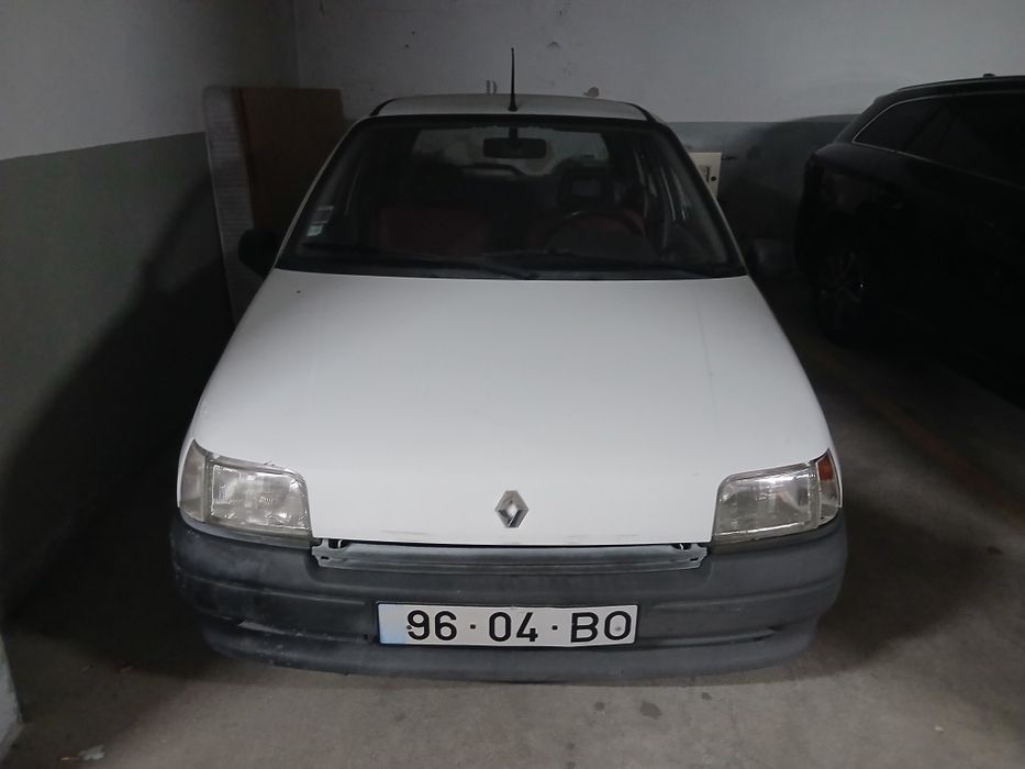 Venda clio como novo