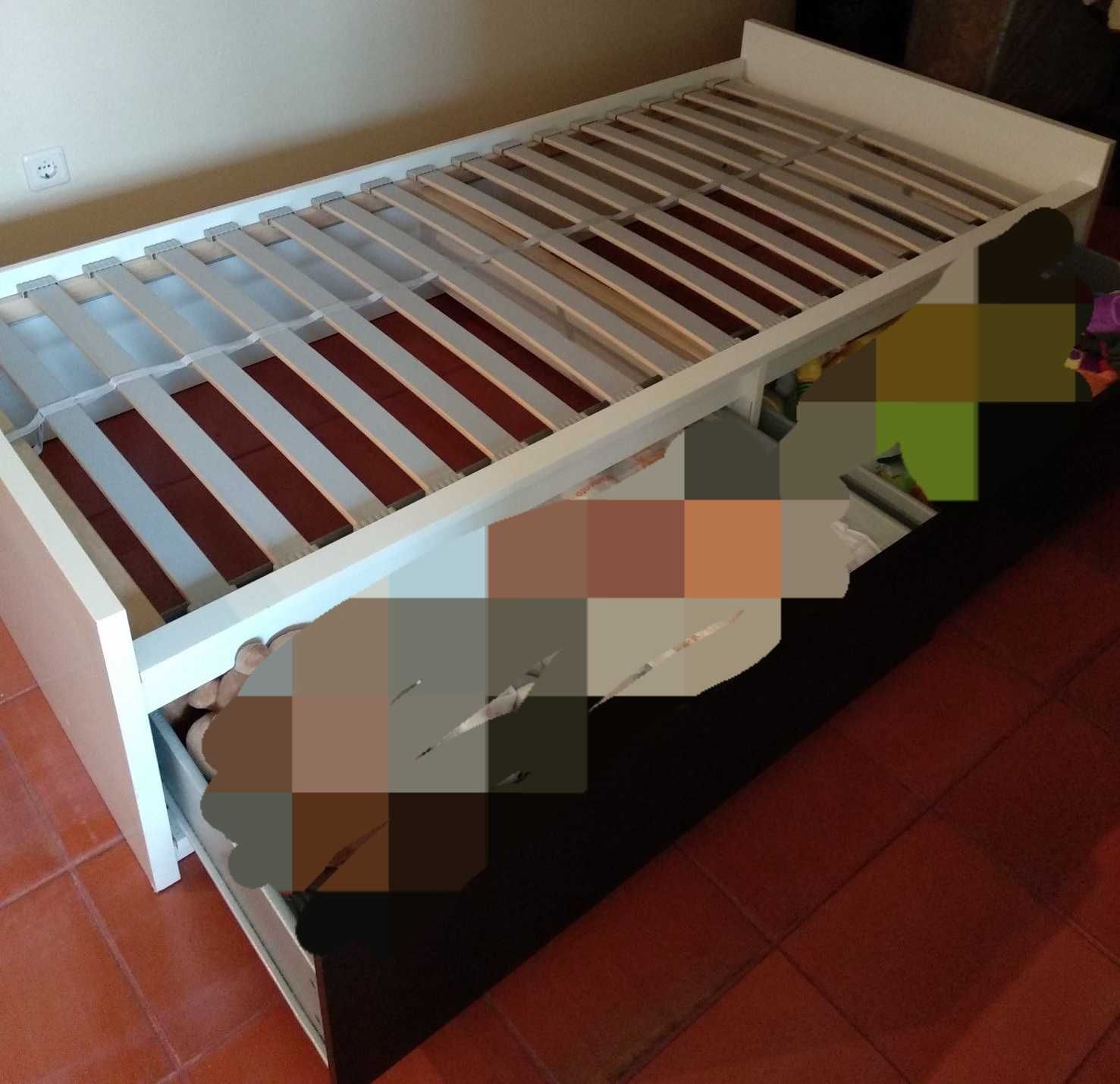 Cama de solteiro com cavetas e colchao