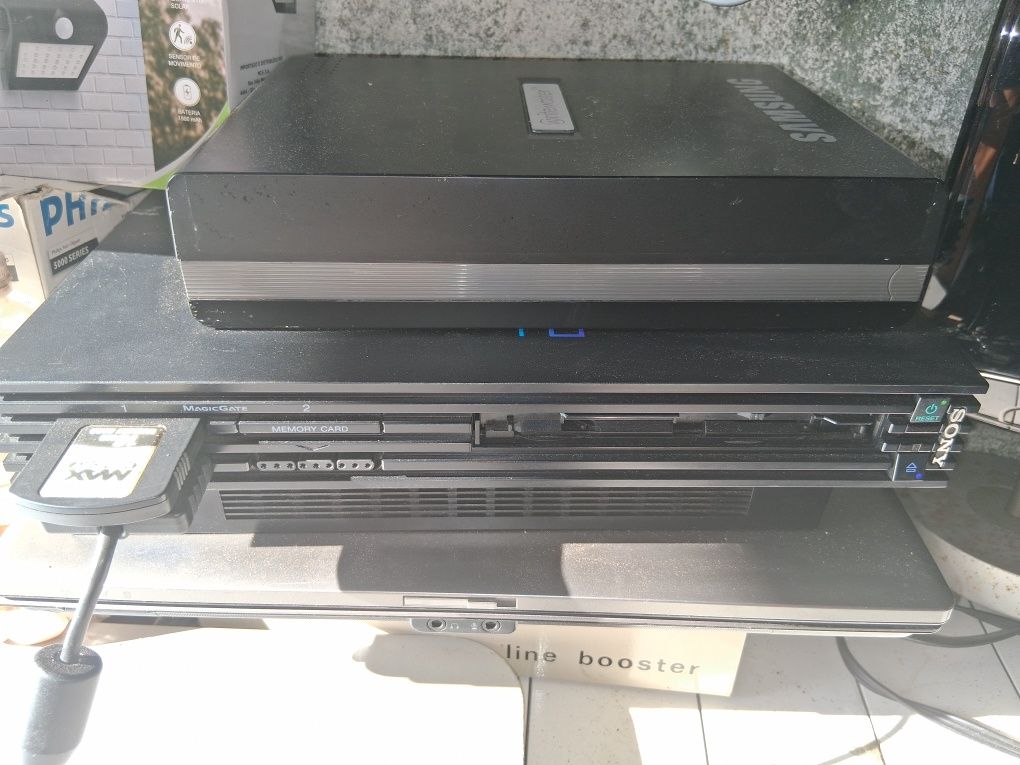As Smart TVs LG de 32 polegadas  + ​O PlayStation 2 (PS2)
