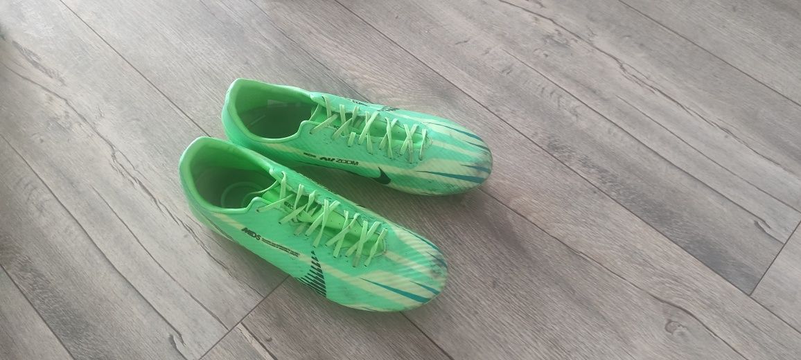 Korki piłkarskie Nike Mercurial