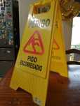 Prancha aviso piso escorregadio