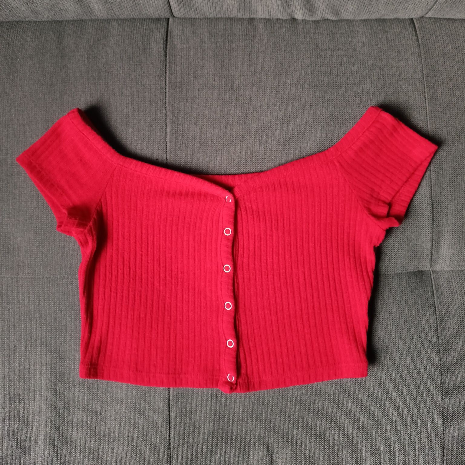 Czerwony crop top