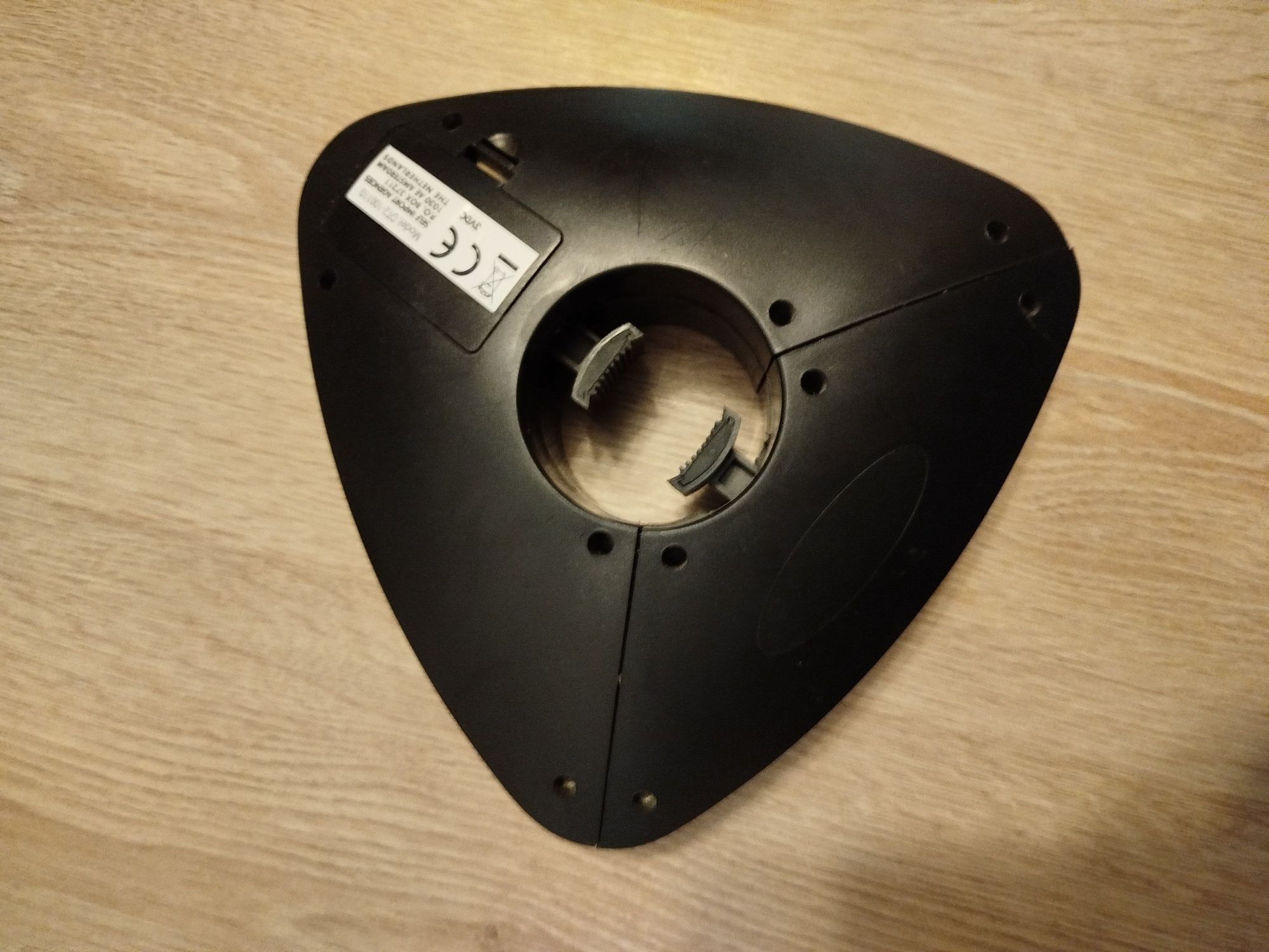Trójkątna lampa LED do parasola ogrodowego