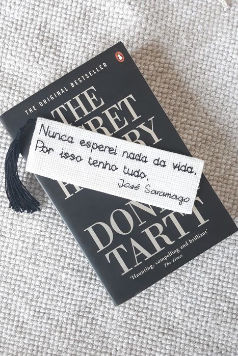 Marcadores de livros em ponto cruz