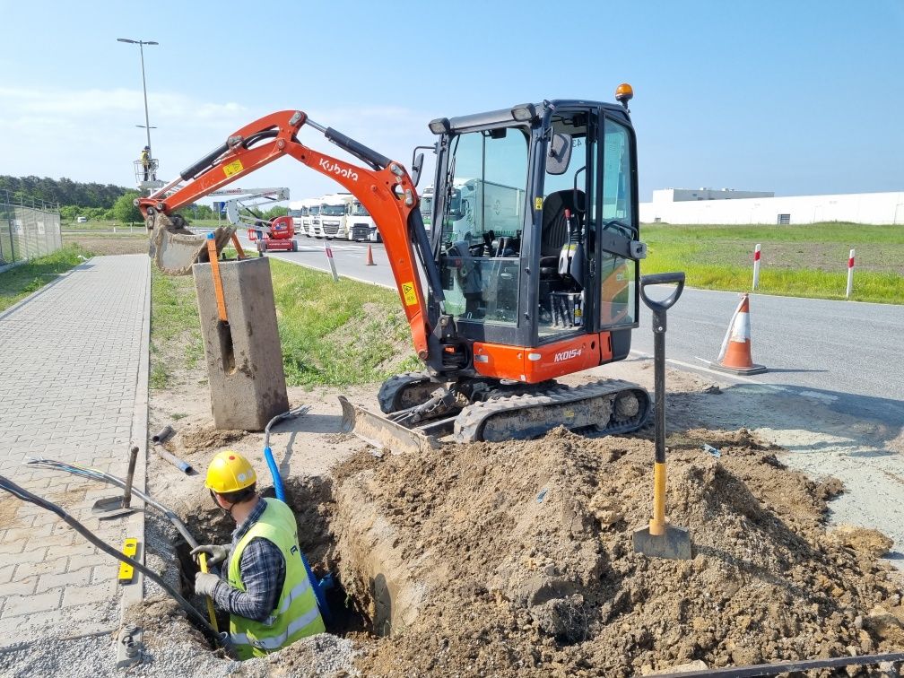 MINIKOPARKA młot uslugi Wrocław wynajem Minikoparki ładowarka bobcat