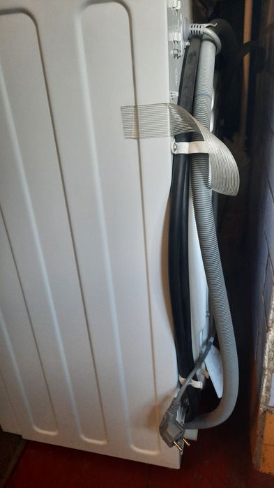 Пральна  машина з баком.