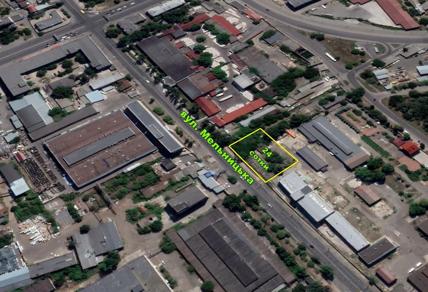 Комерційна ділянка 24 сотки, фасад 62 м, будівля 223 м²