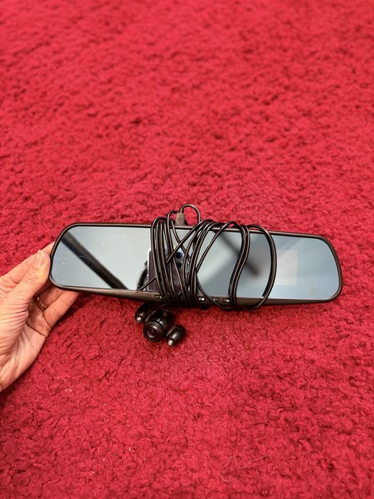 Автомобільне дзеркало заднього виду з камерою відеореєстратор