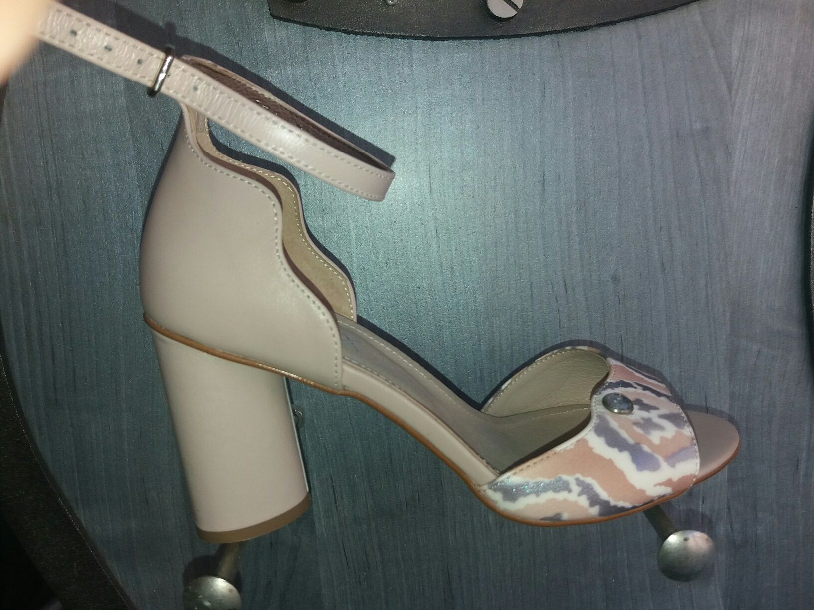 Ann mex beżowe sandały pastelowe 39 skóra słupek