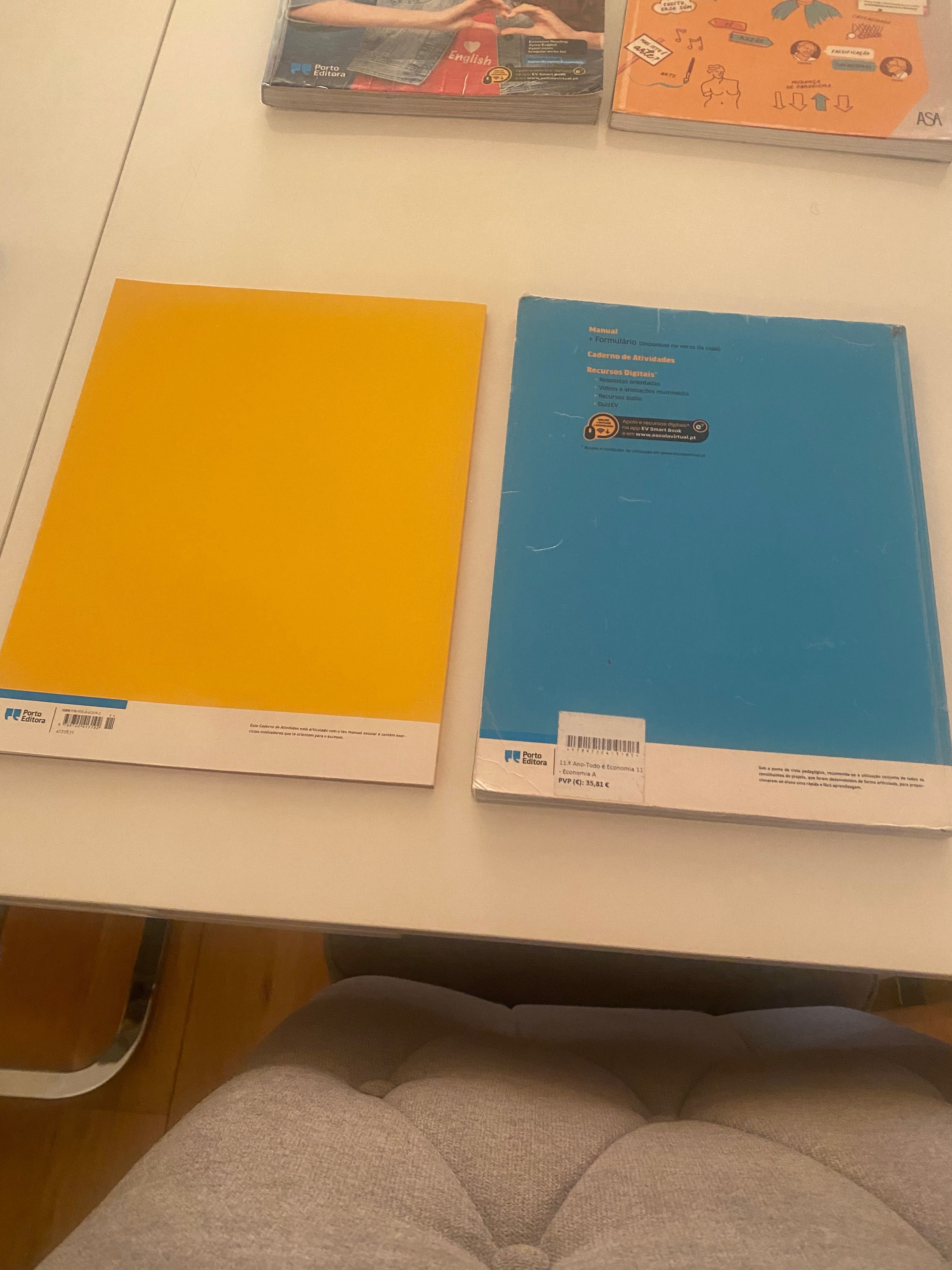 Livros escolares 11. Ano