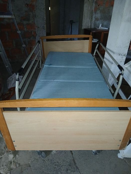 Vende se cama articulada