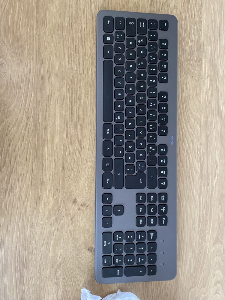 Безпровідна клавіатура hama KW-700