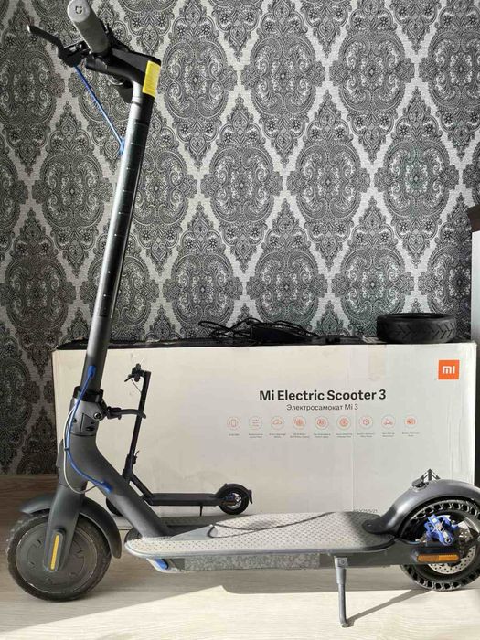 Xiaomi Mi Electric Scooter 3 | Електросамокат