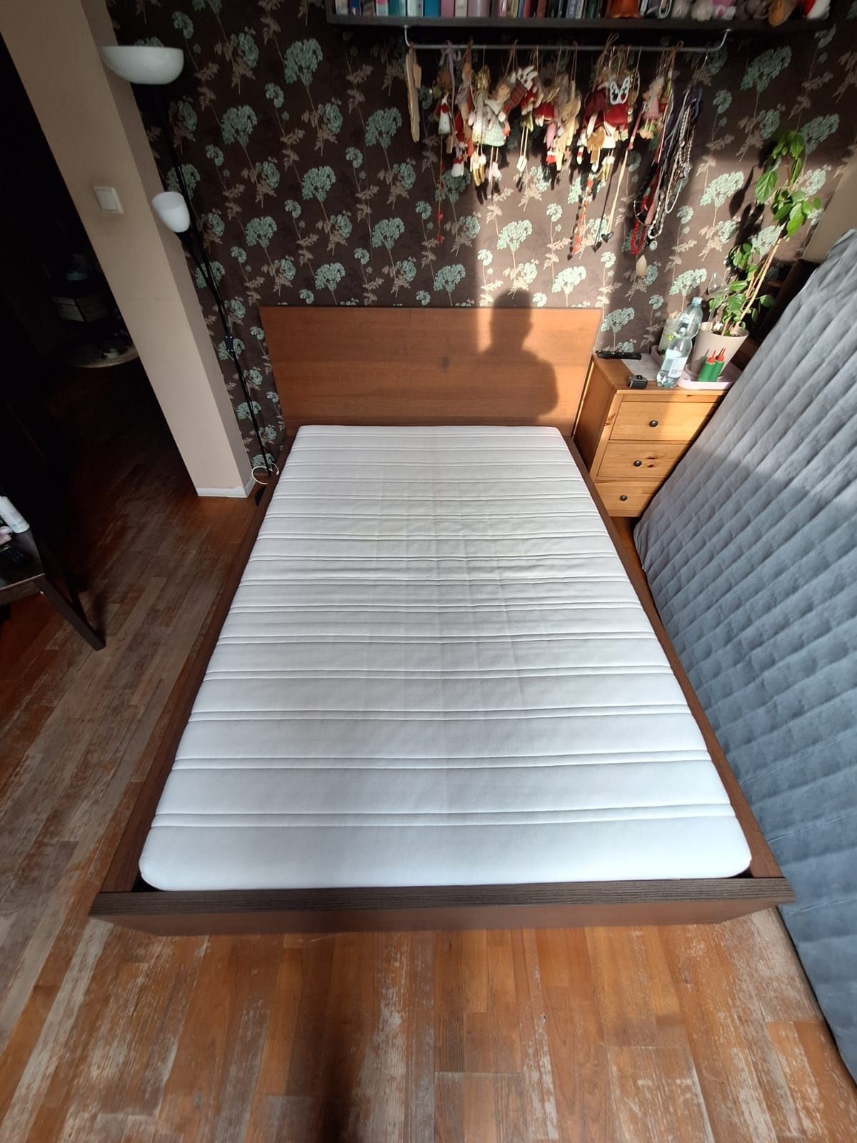 Sprzedam łóżko Ikea Malm 140x200 zestaw z pojemnikiem sypialnia