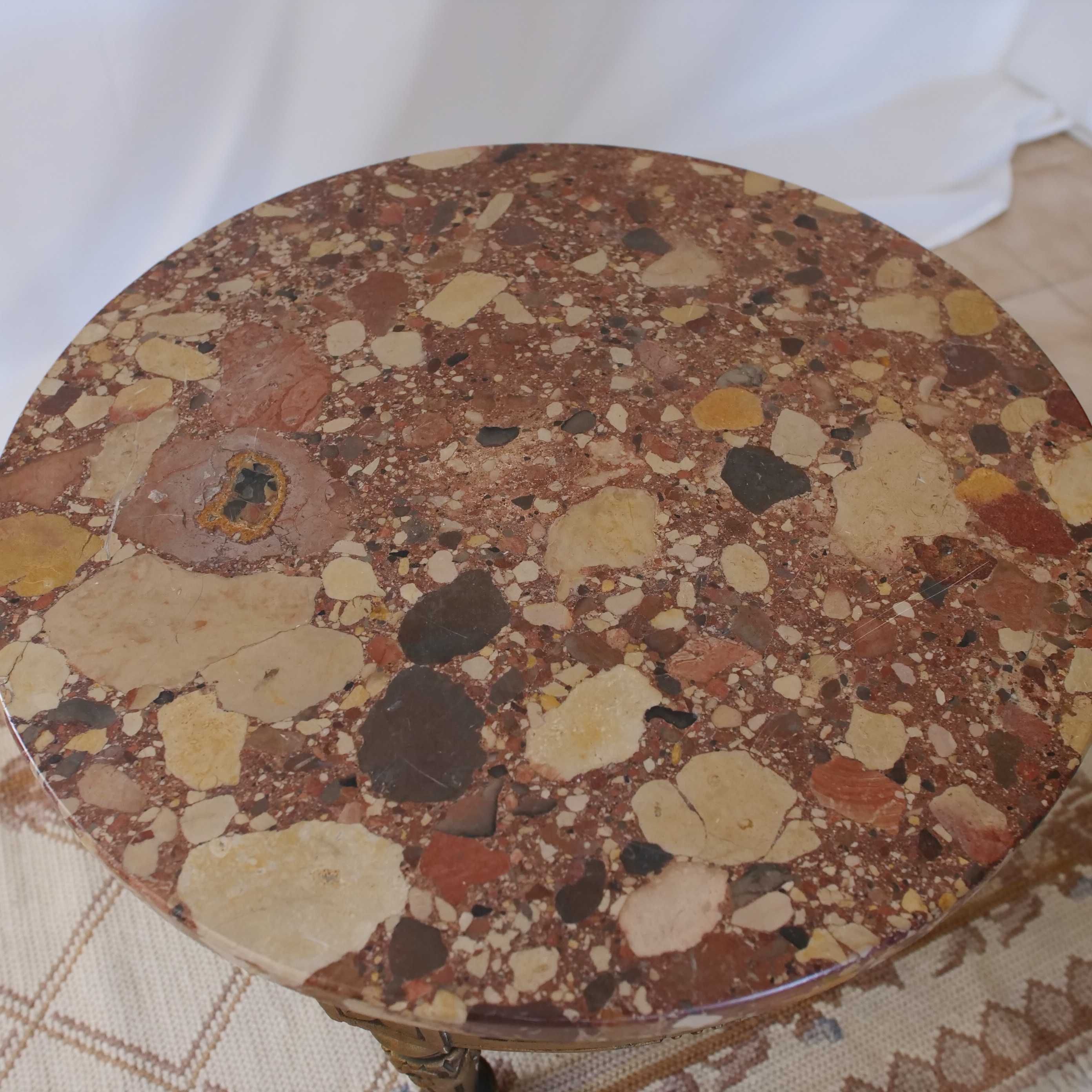 Mesa de apoio com tampo em pedra Brecha da Arrábida
