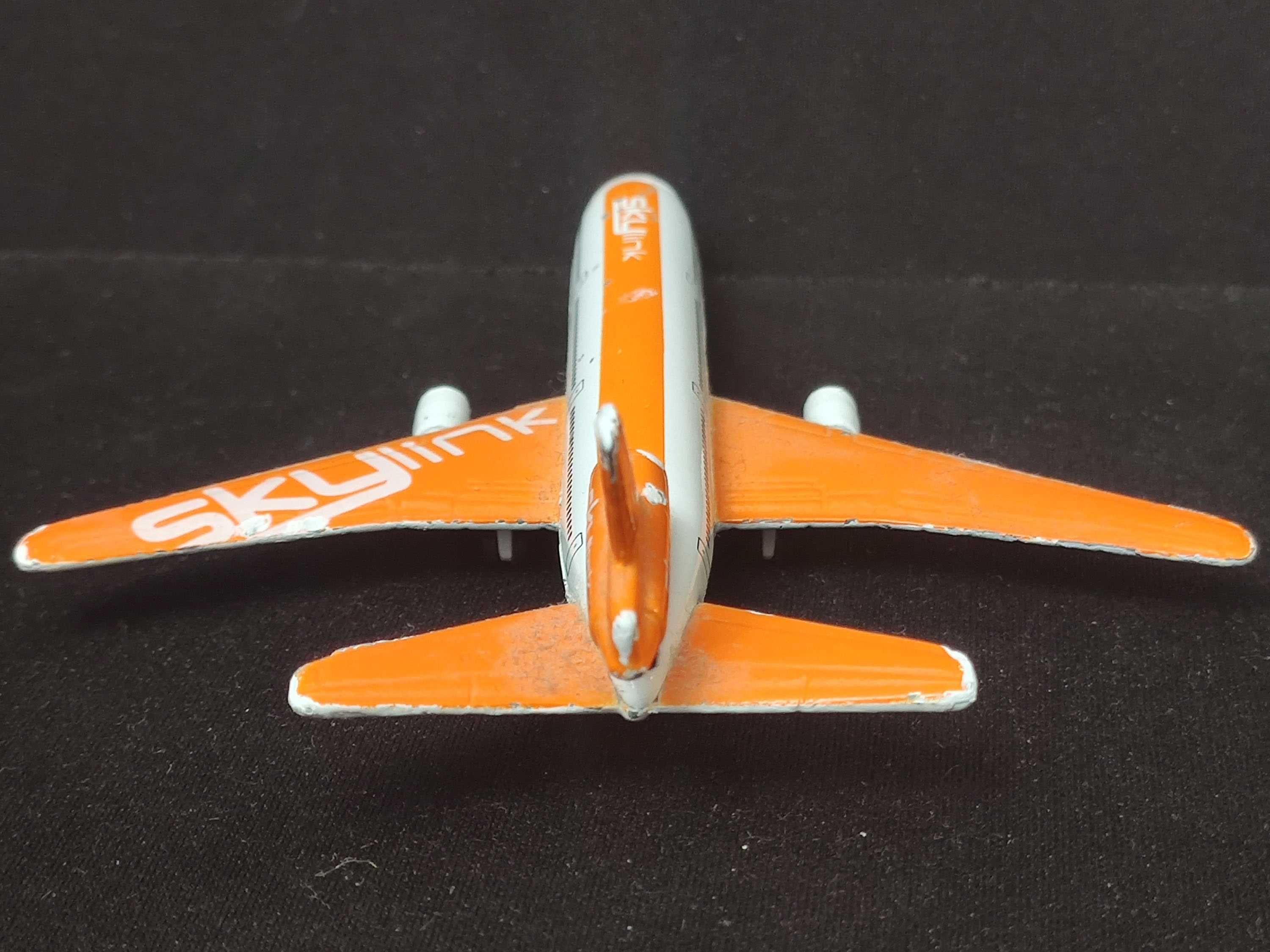 Іграшка, модель літак, самолет Douglas DC-10 Majorette