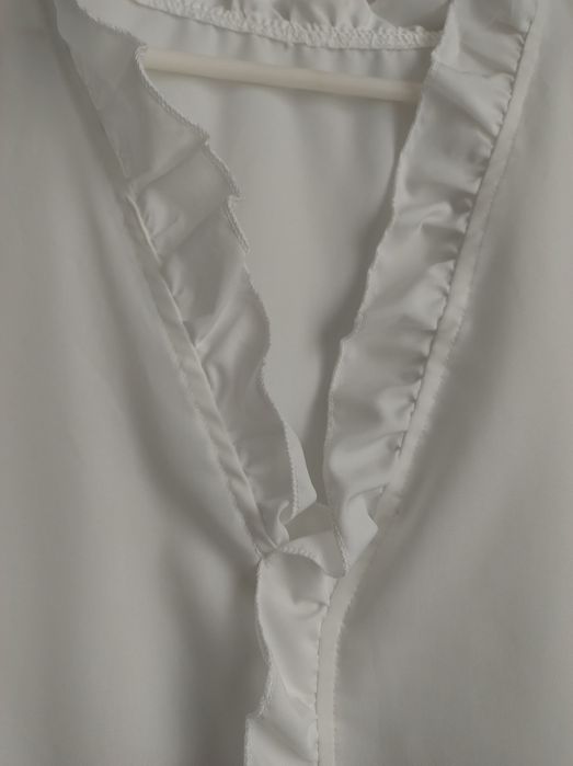 Bluzka biala, koszulowa nowa 54