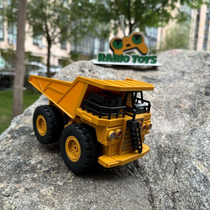Самосвал на радиоуправлении DUMP TRUCK откидной кузов. Грузовик
