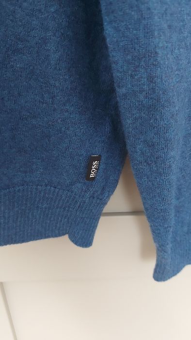Sweter chłopięcy, galowy w szpic Hugo Boss roz 158