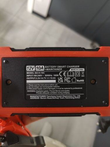 Зарядний пристрій  для автомобільного акумулятора