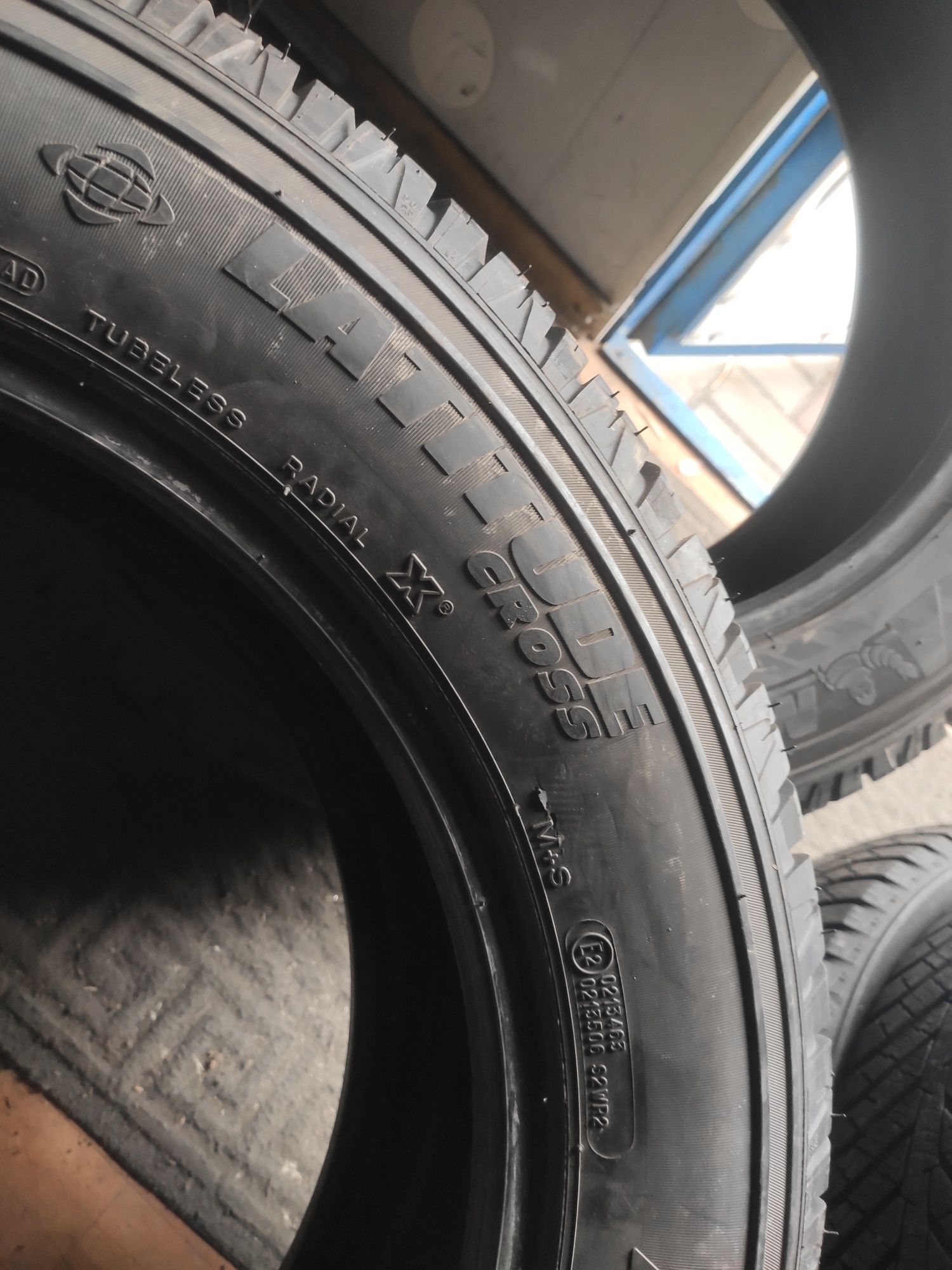 Всесезонная резина 225.65.18 Michelin Latitude Cross.18р.7.5мм.France.