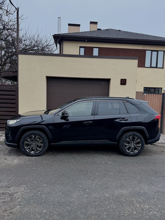 RAV 4 Hybrid 2023р від вдасника. Офіційний. Рік гарантії