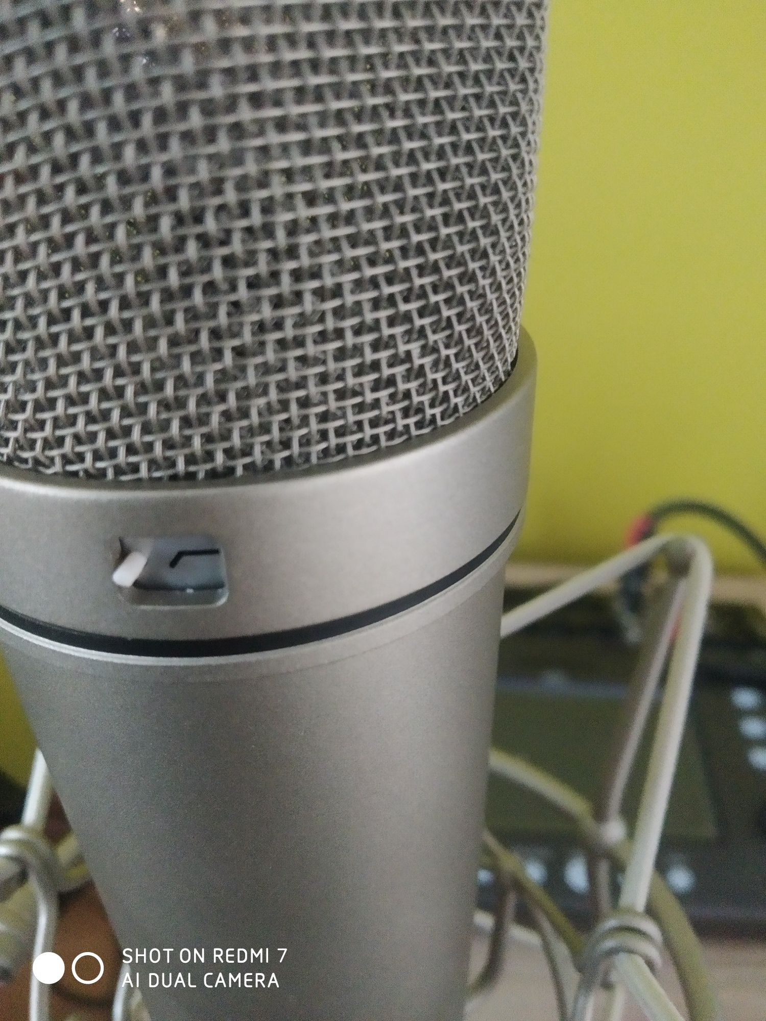 Mam do zaoferowania świetny mikrofon jakim jest Neumann U87 Ai