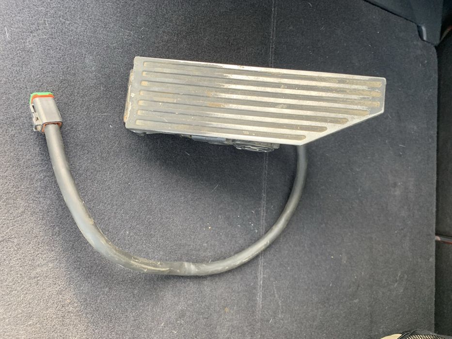 Педаль газа Рено Магнум е5