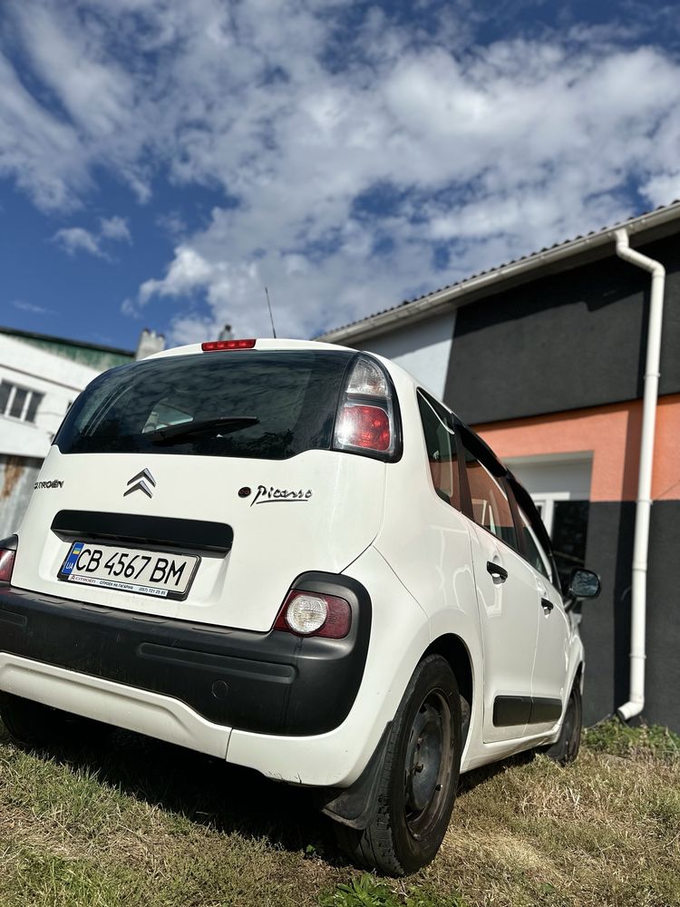 Продам автомобіль в чудовому стані.