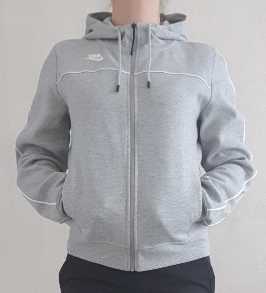 Джемпер жіночий Nike XS