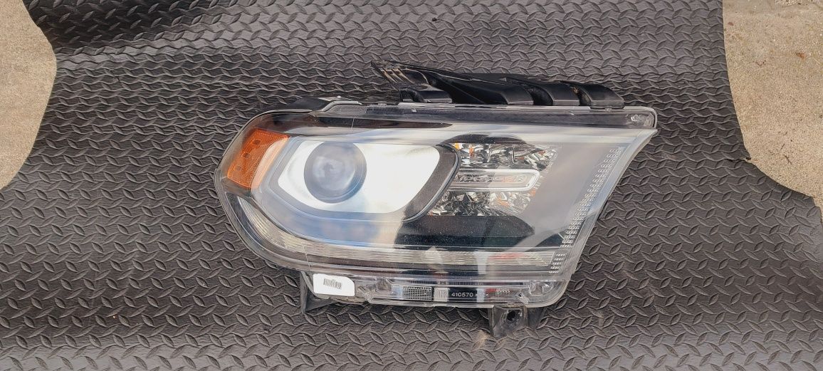 Lampa prawa przód xenon LED Dodge Durango